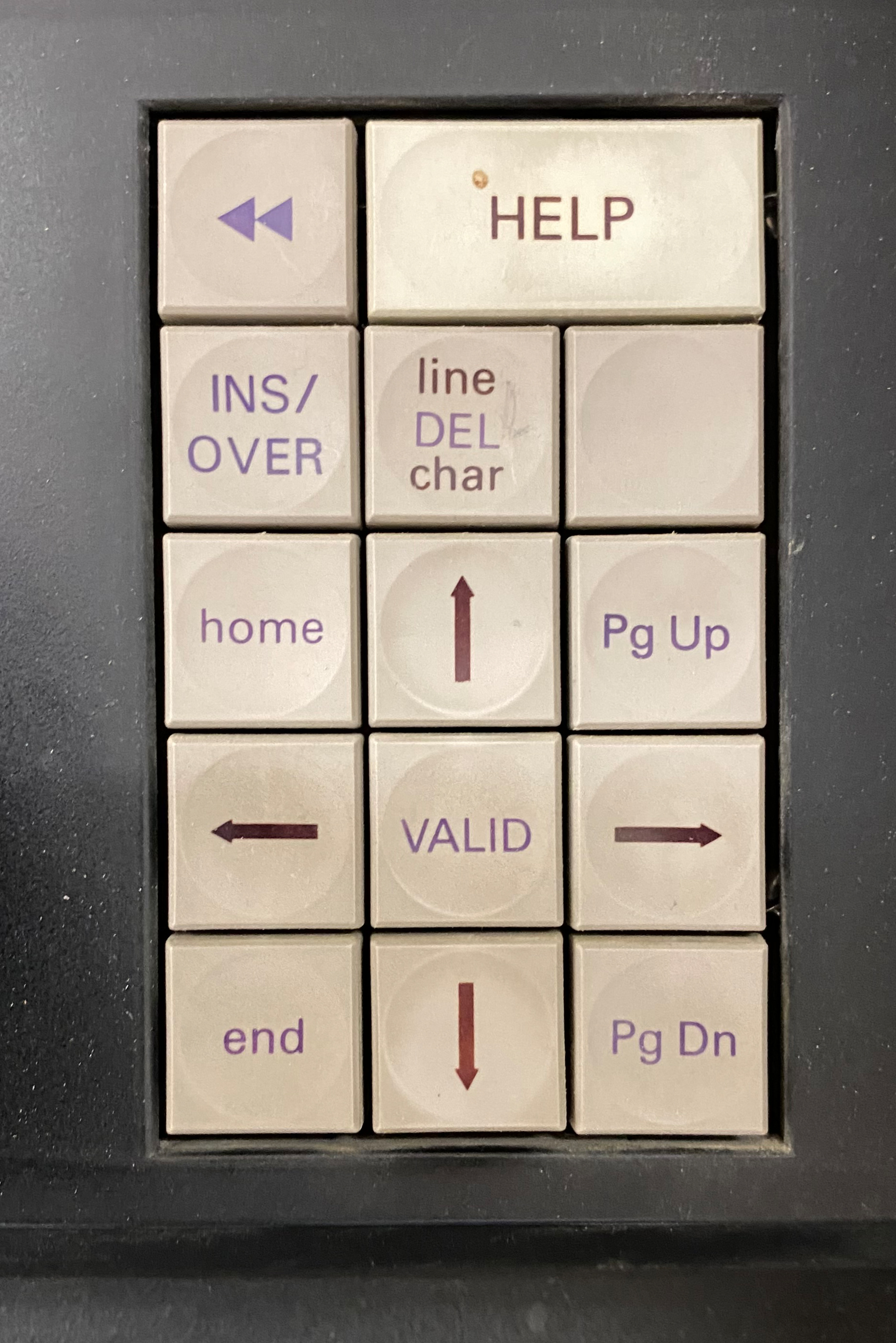 Tasten "Help" "INS/OVER" "line DEL char" Pfeile "Valid" "end"